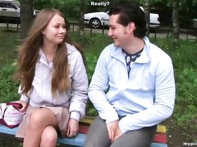 Русские пикаперы встречают на улице веселую девушку и трахают её